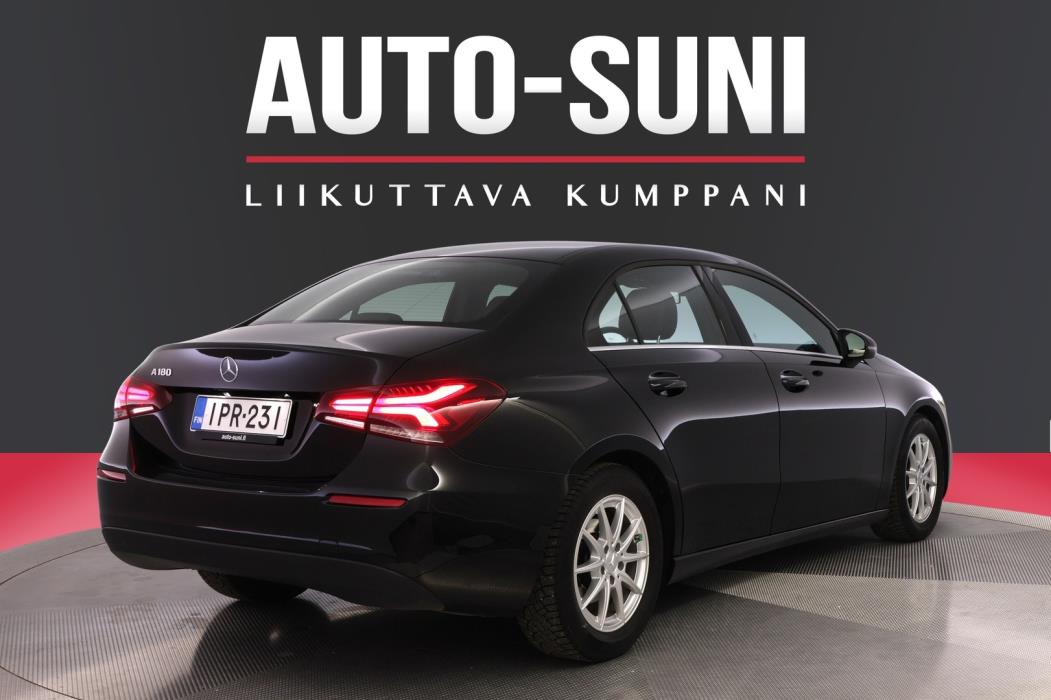 MERCEDES-BENZ A 2020