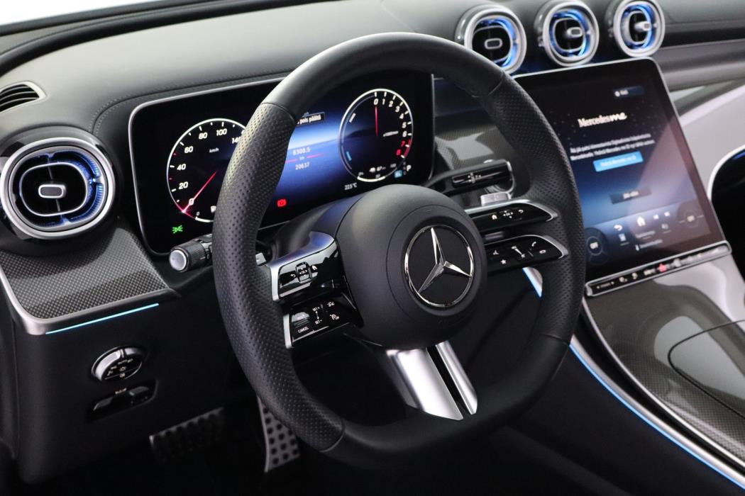 MERCEDES-BENZ GLC 2023