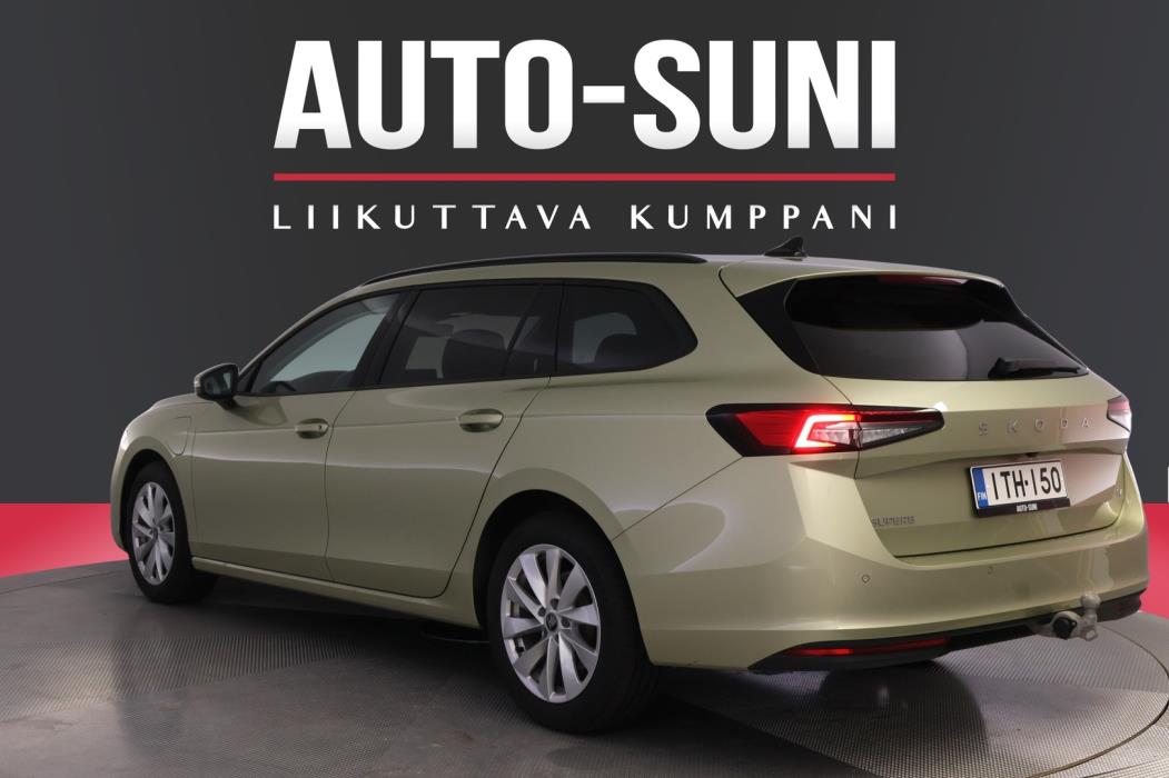 SKODA Superb 2025