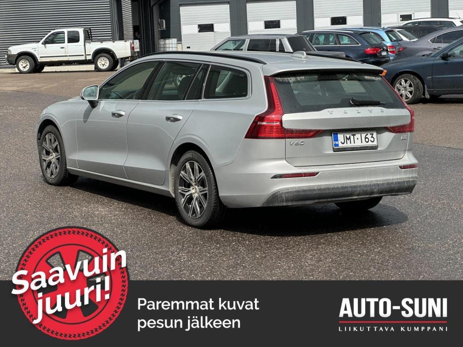 VOLVO V60 2023
