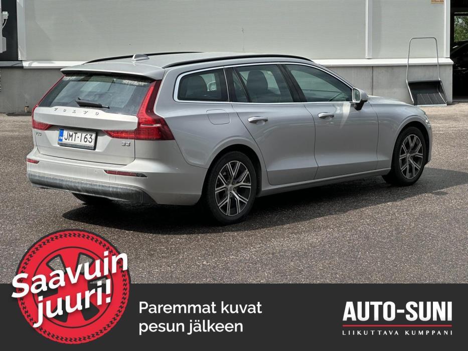 VOLVO V60 2023