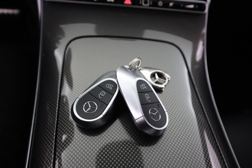 MERCEDES-BENZ C 2022