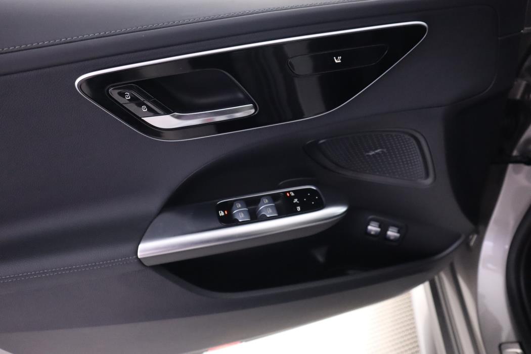 MERCEDES-BENZ C 2022