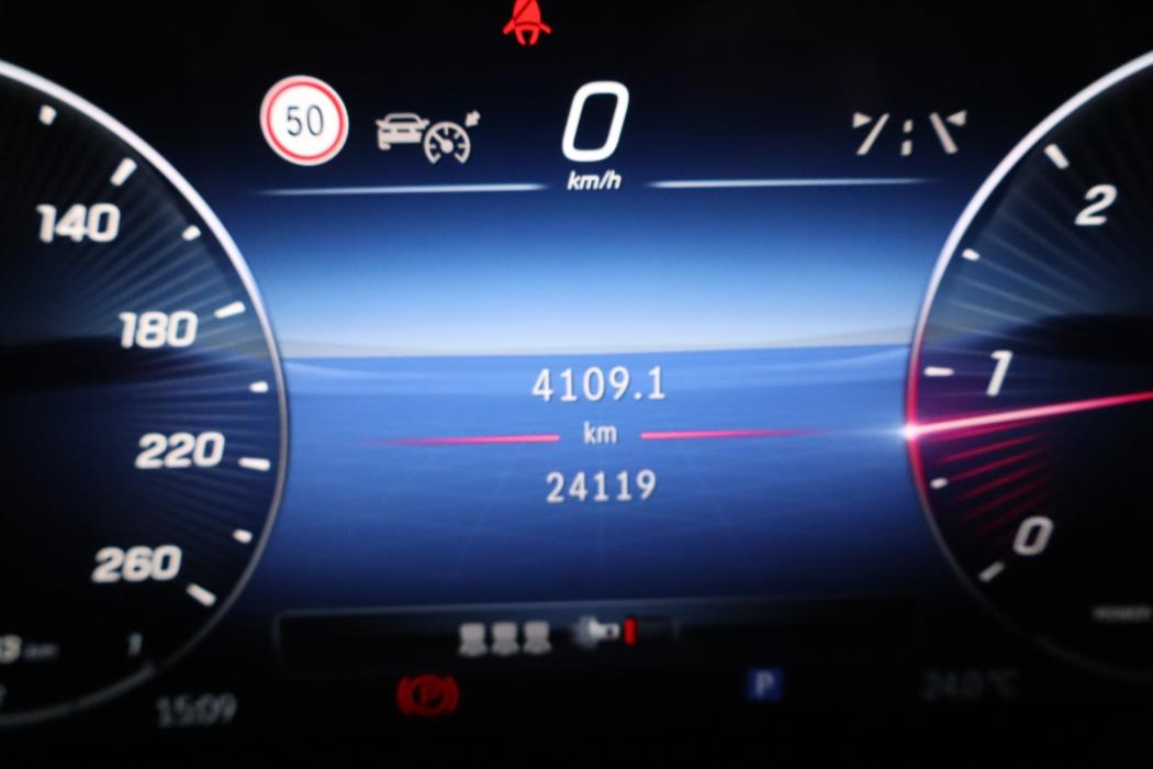 MERCEDES-BENZ GLC 2023