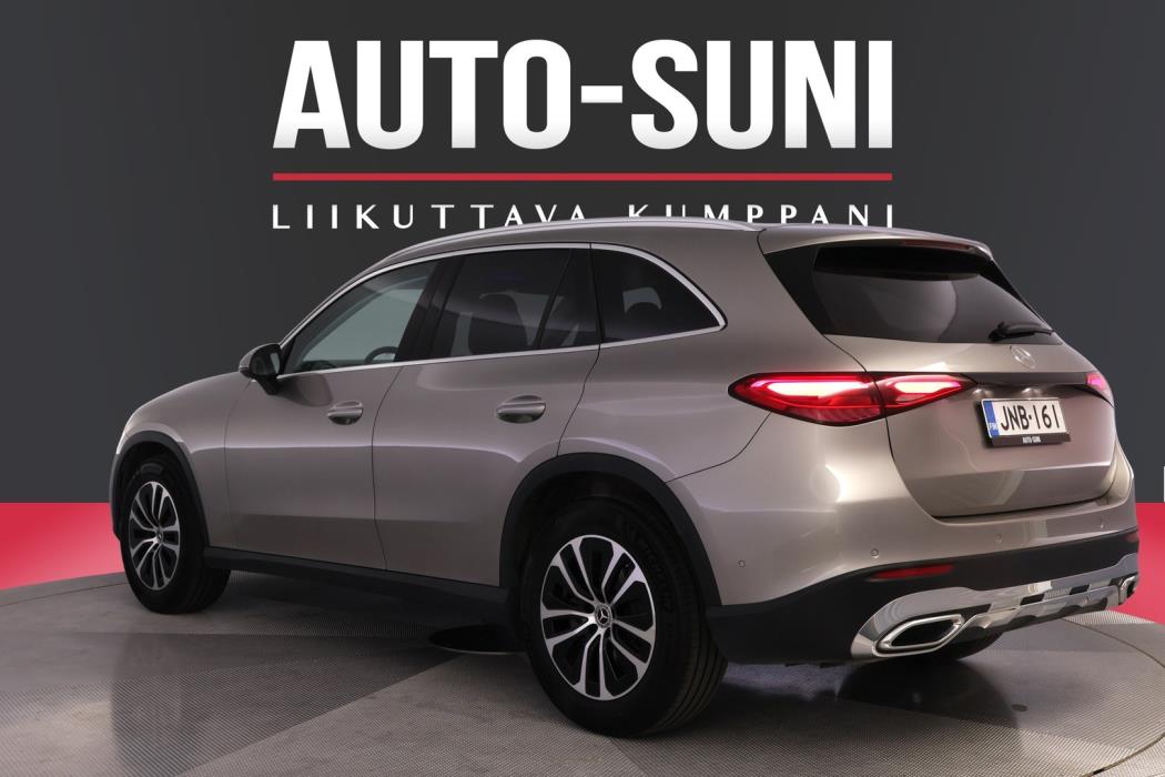 MERCEDES-BENZ GLC 2023