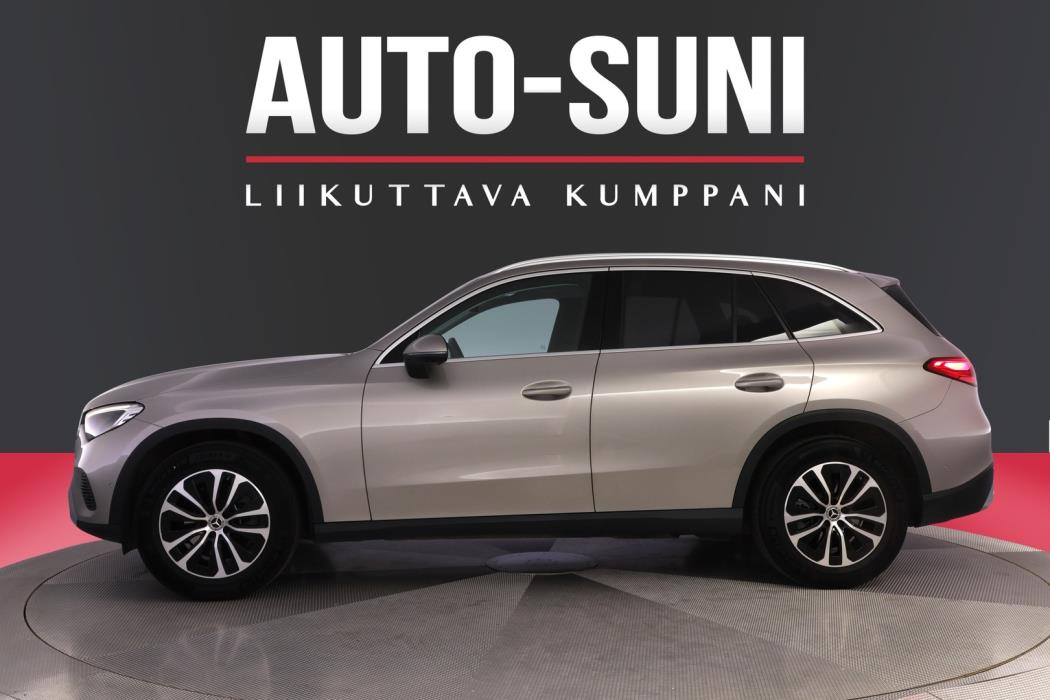 MERCEDES-BENZ GLC 2023