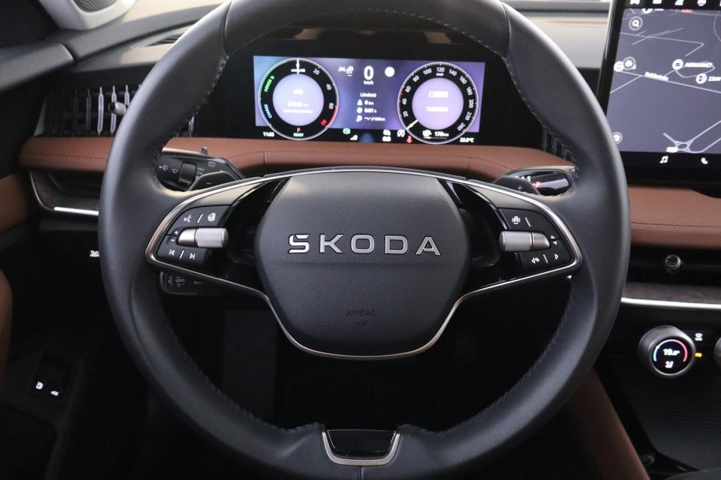SKODA Superb 2025