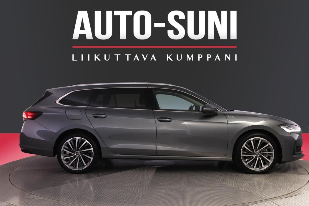 SKODA Superb 2025