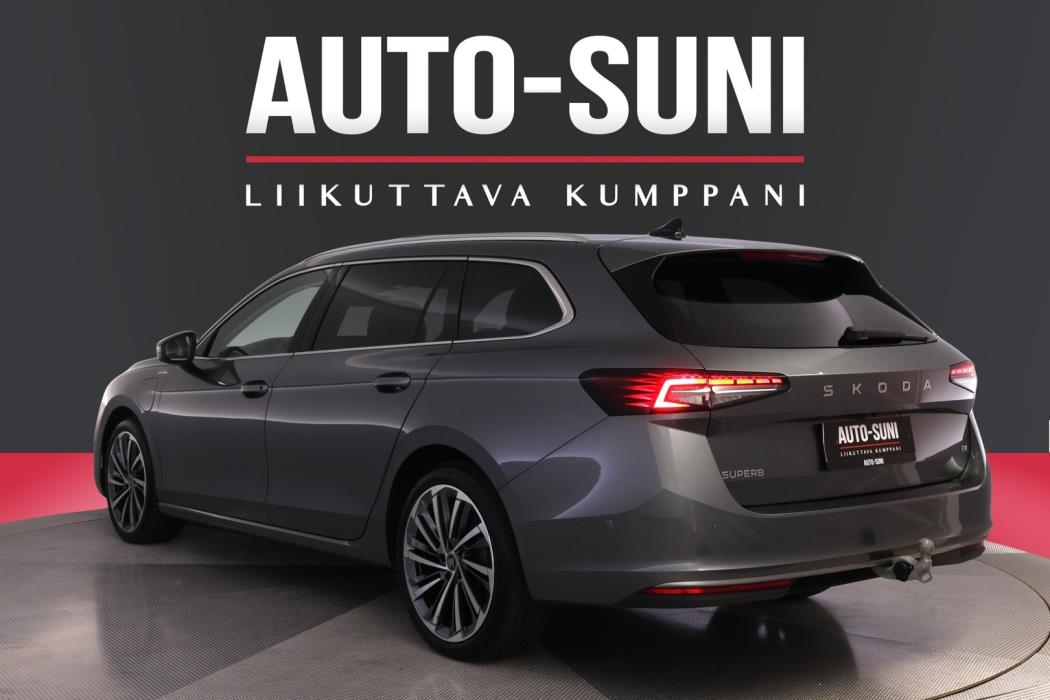 SKODA Superb 2025