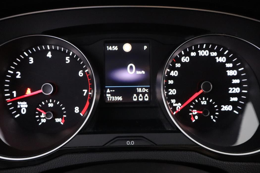 VOLKSWAGEN Passat 2019