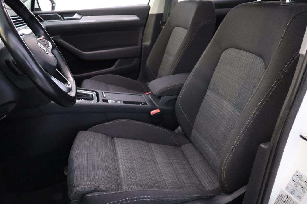 VOLKSWAGEN Passat 2019