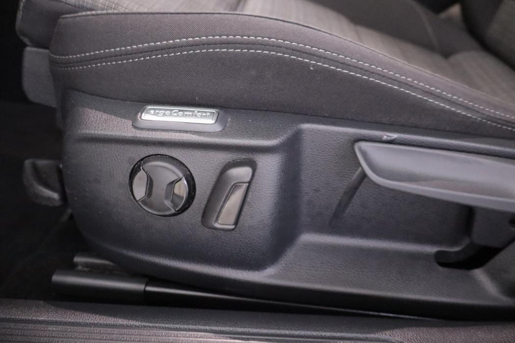 VOLKSWAGEN Passat 2019