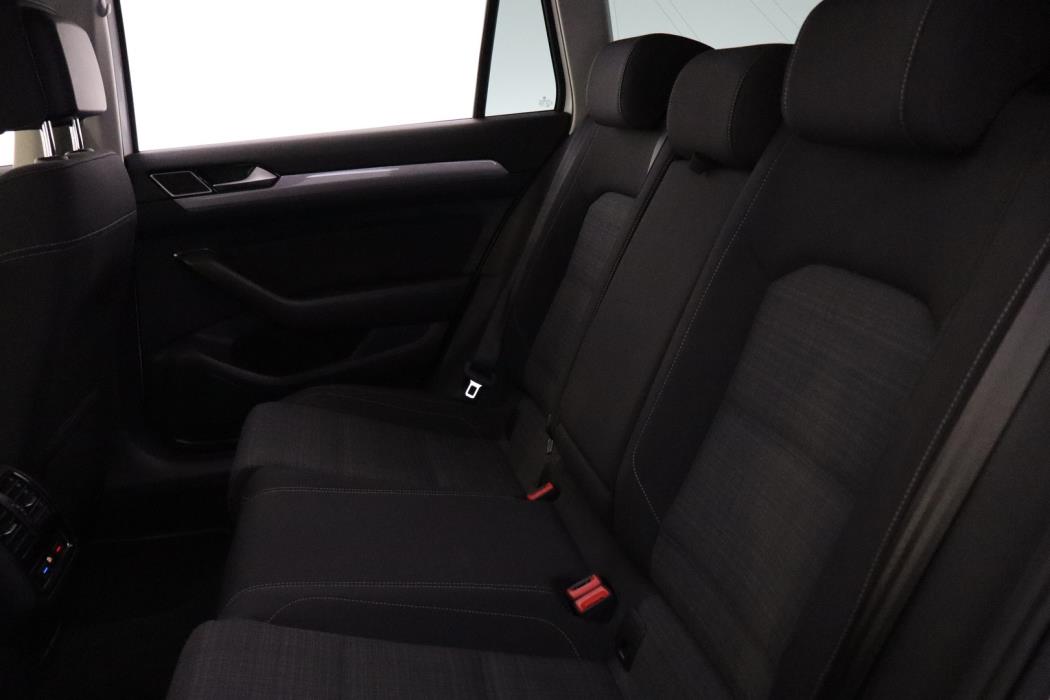 VOLKSWAGEN Passat 2019