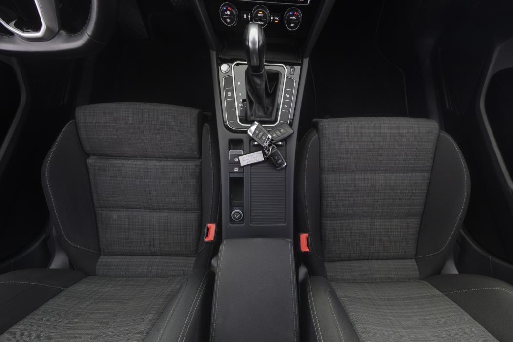 VOLKSWAGEN Passat 2019