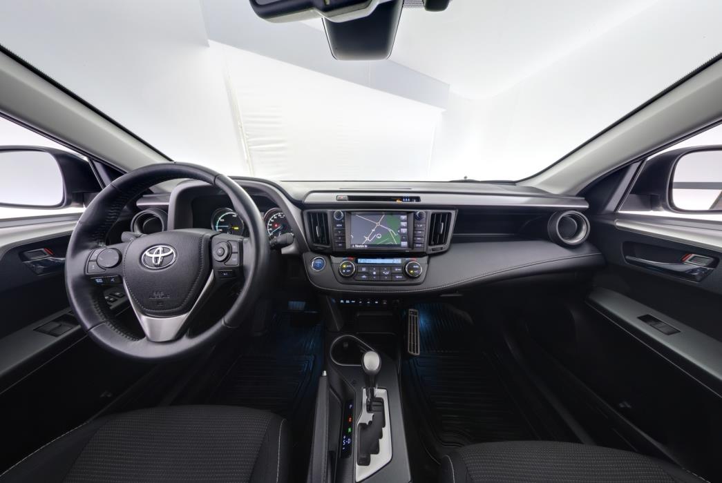 TOYOTA RAV4 2018
