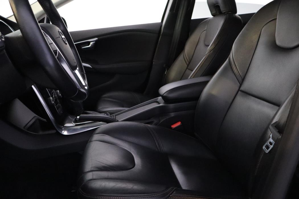 VOLVO V40 Cross Country 2017