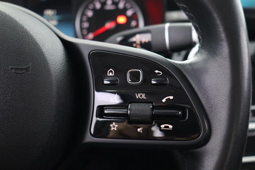 MERCEDES-BENZ C 2019