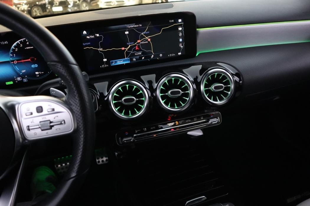 MERCEDES-BENZ A 2020