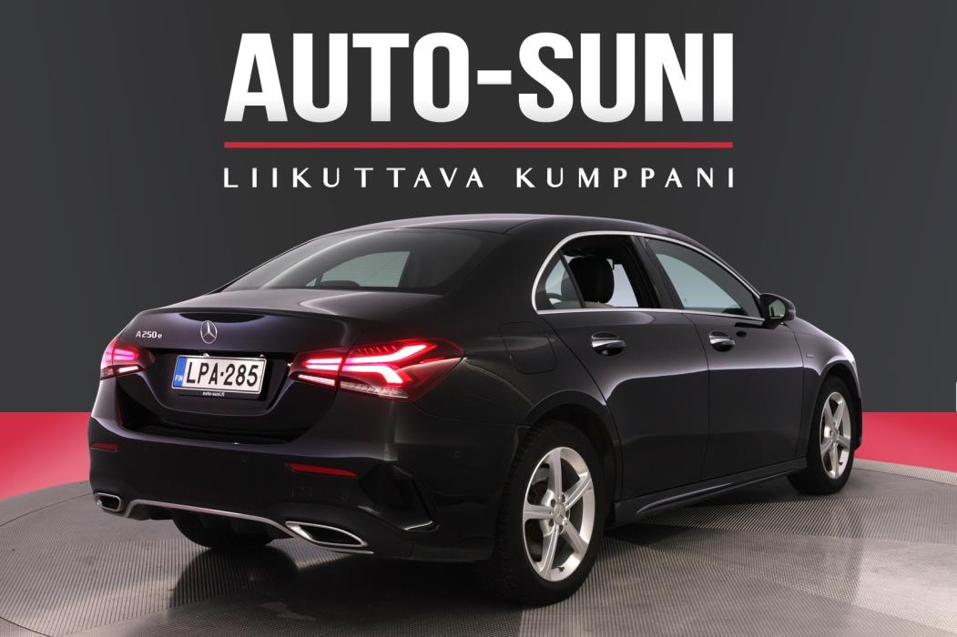 MERCEDES-BENZ A 2020