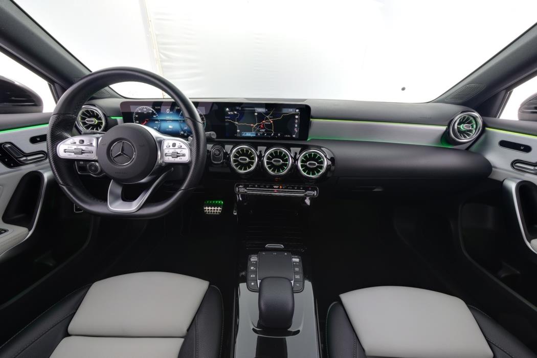 MERCEDES-BENZ A 2020