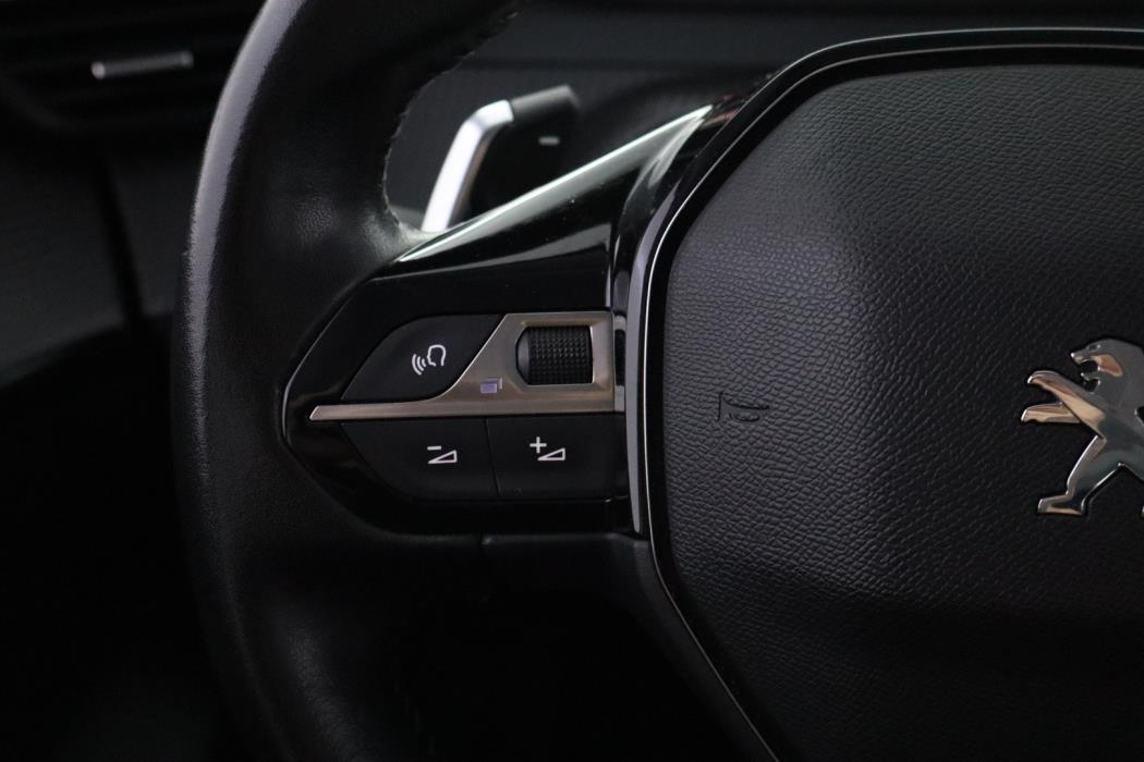 PEUGEOT 208 2020