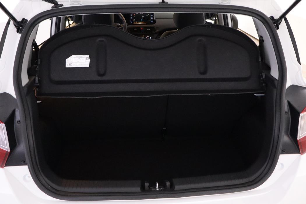 HYUNDAI i10 2025