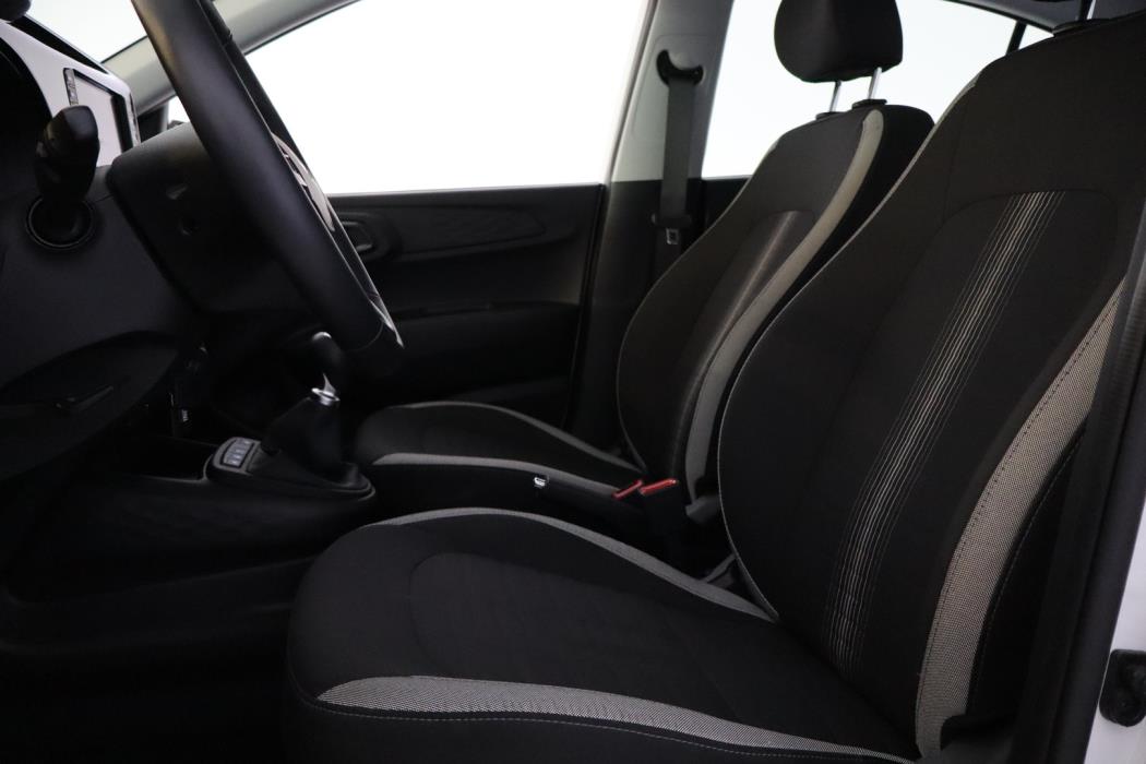 HYUNDAI i10 2025