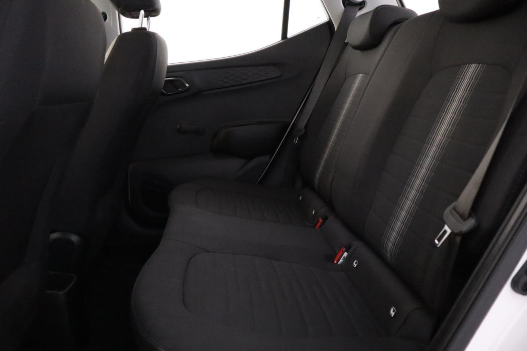 HYUNDAI i10 2025