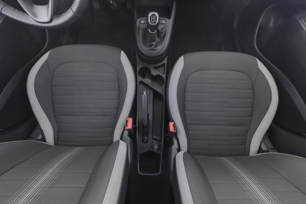 HYUNDAI i10 2025