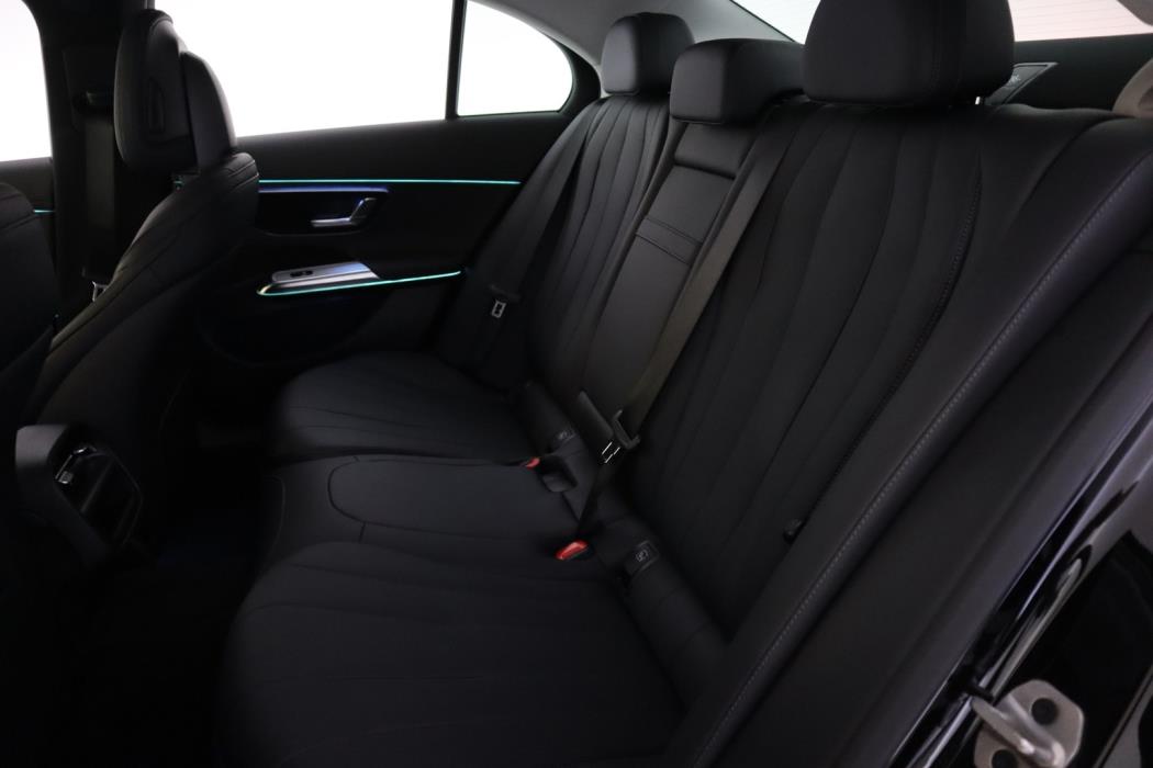 MERCEDES-BENZ E 2026
