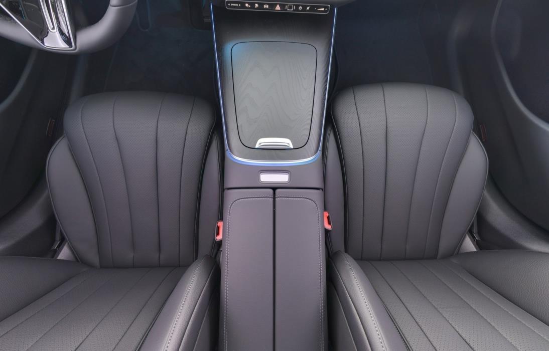 MERCEDES-BENZ E 2026