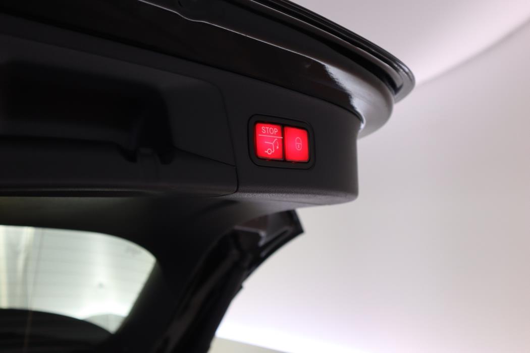MERCEDES-BENZ EQA 2026