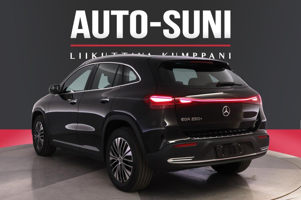 MERCEDES-BENZ EQA 2026
