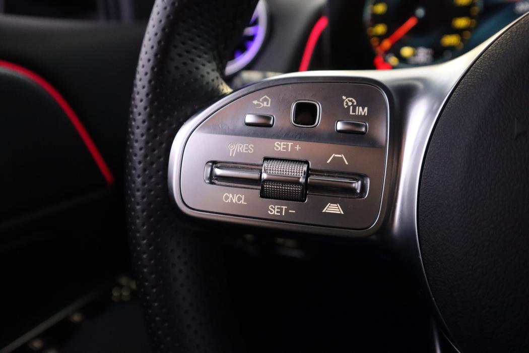 MERCEDES-BENZ EQB 2023