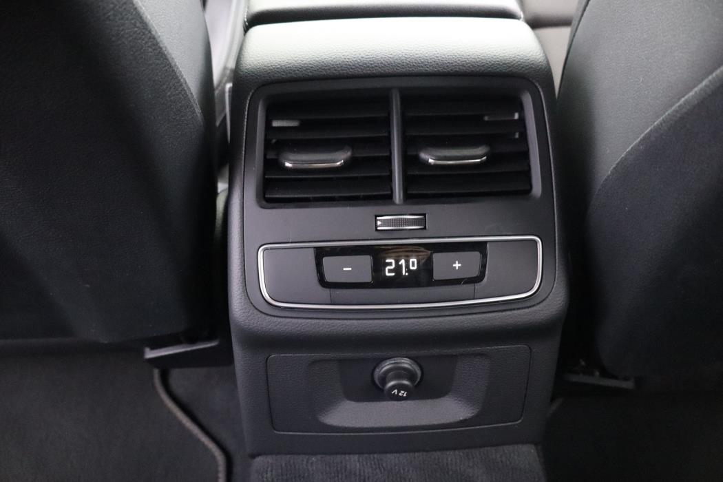 AUDI A4 2023