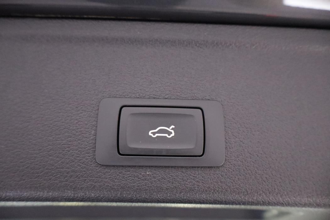 AUDI A4 2023