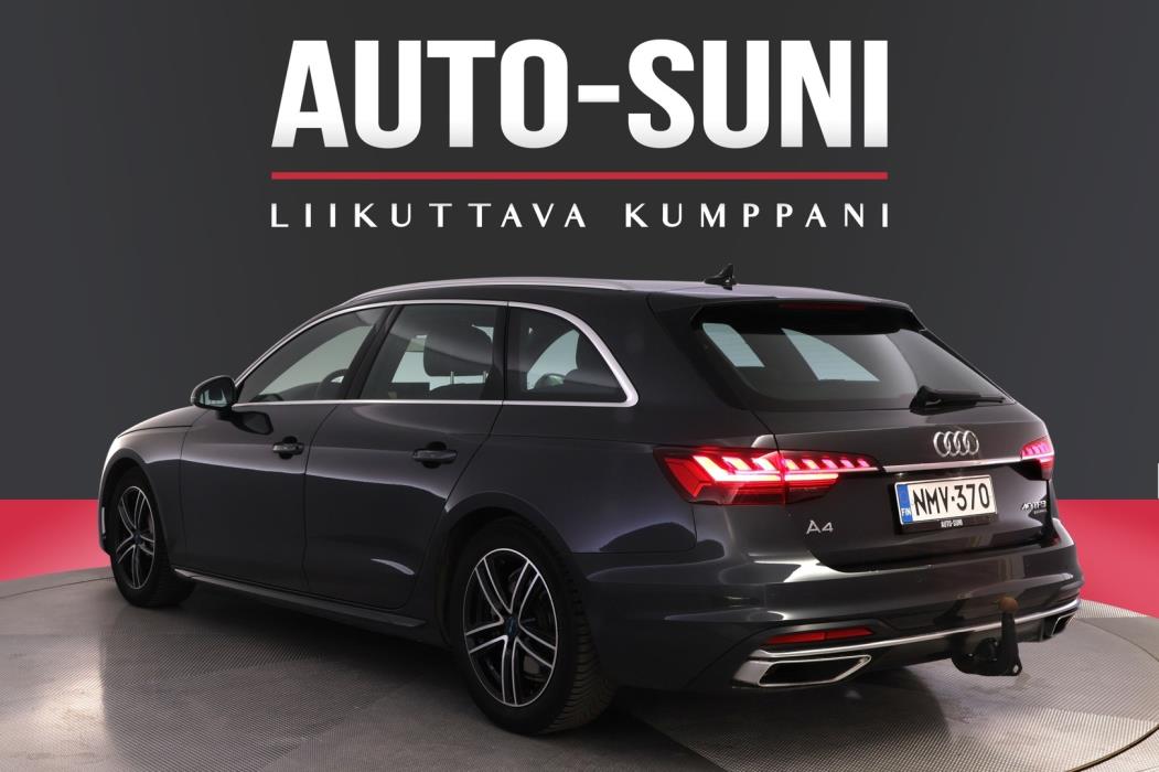 AUDI A4 2023