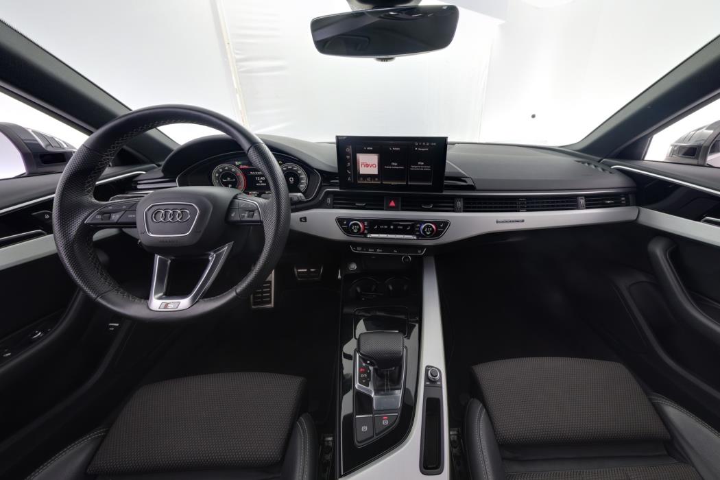 AUDI A4 2023