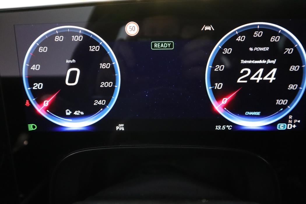 MERCEDES-BENZ GLB 2026