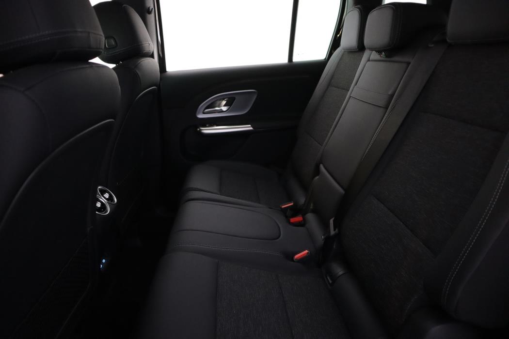 MERCEDES-BENZ GLB 2026