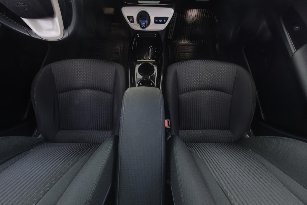 TOYOTA Prius 2019