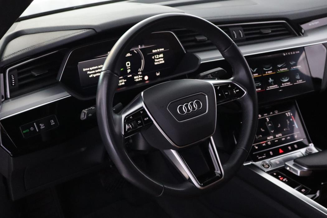 AUDI e-tron 2023