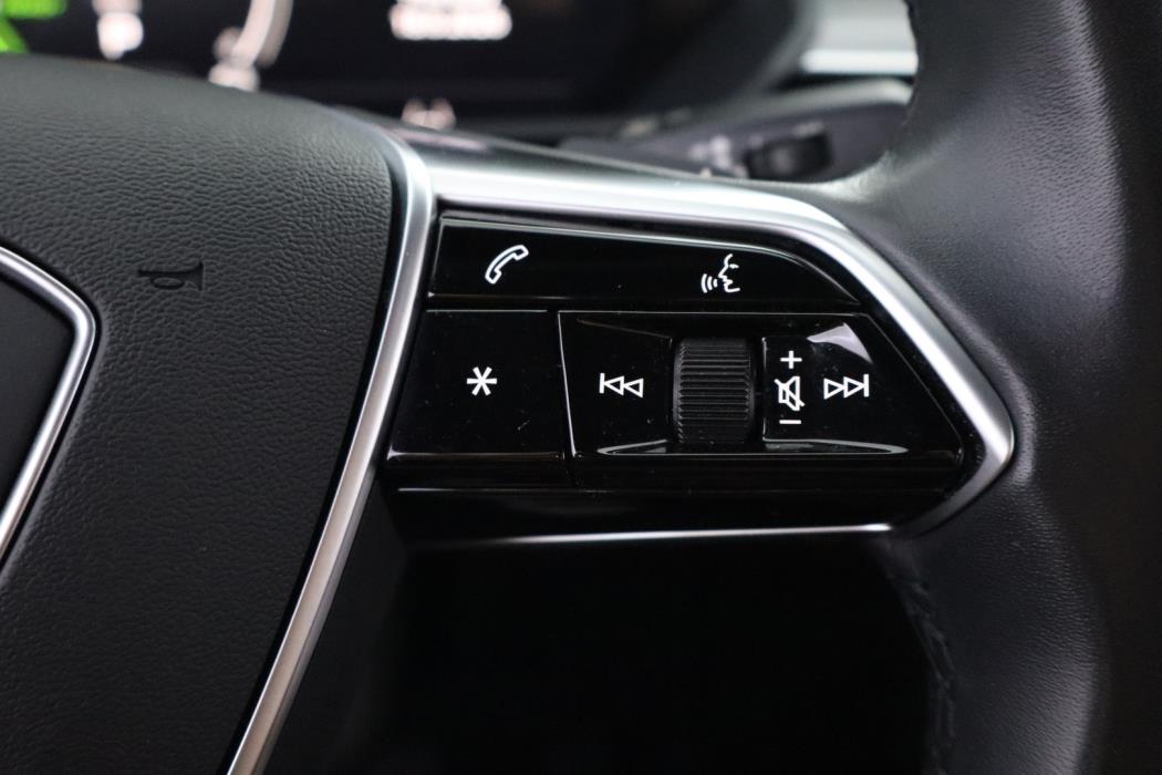 AUDI e-tron 2023