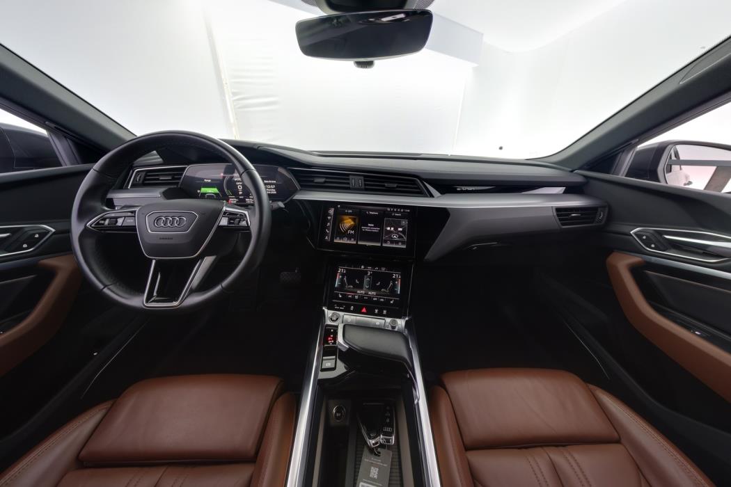 AUDI e-tron 2023