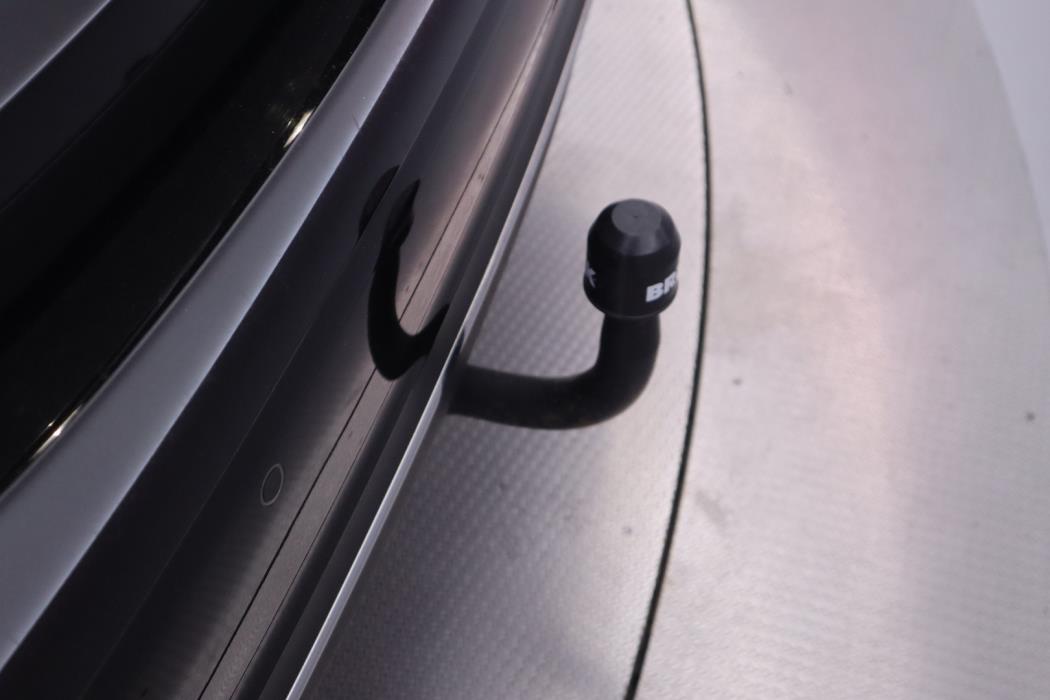 MERCEDES-BENZ E 2018