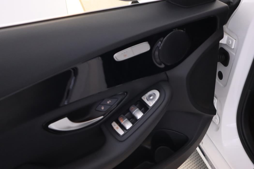 MERCEDES-BENZ C 2015