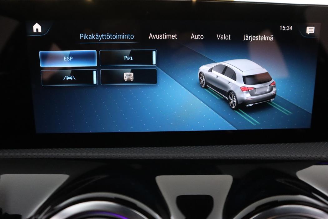 MERCEDES-BENZ A 2023