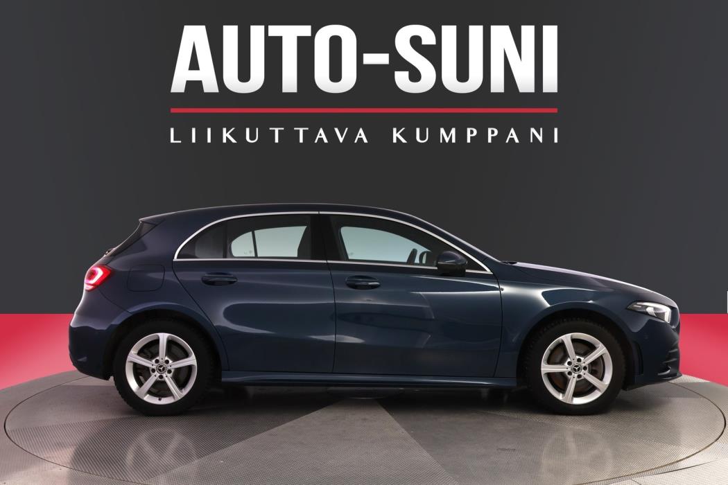 MERCEDES-BENZ A 2023