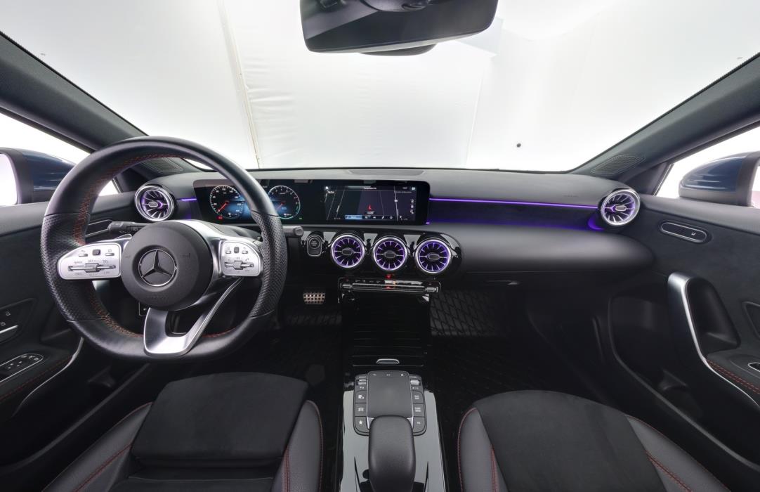 MERCEDES-BENZ A 2023