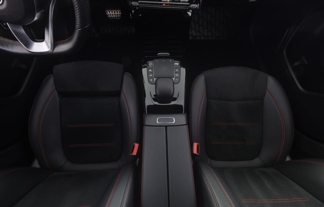 MERCEDES-BENZ A 2023